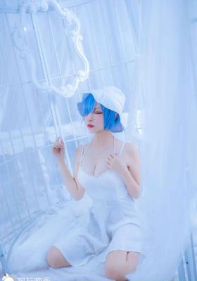 李丽莎顾欣怡无删减照片软件